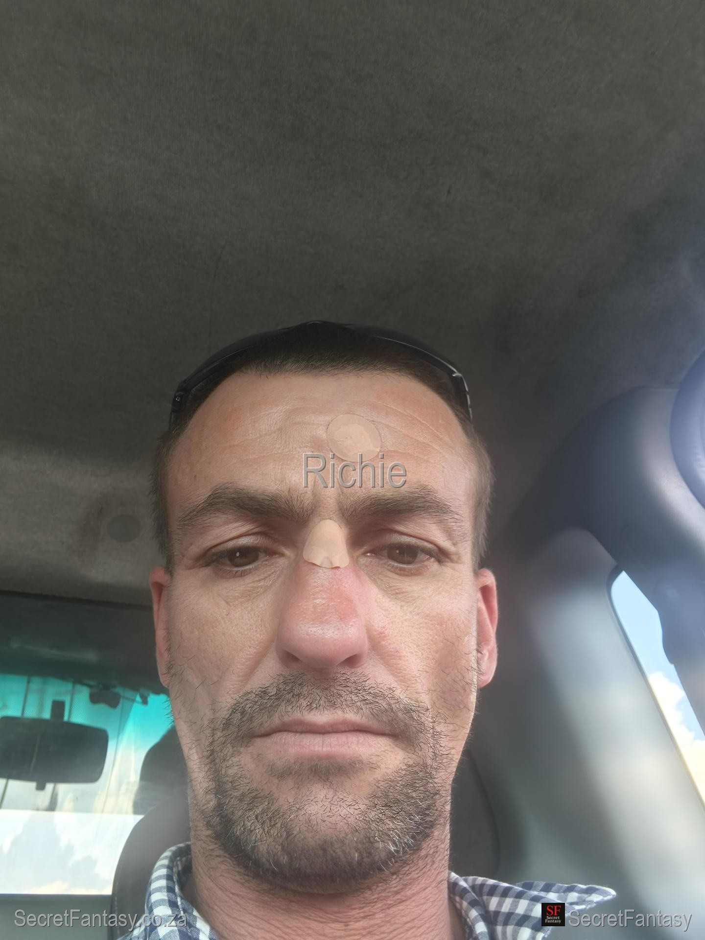 Swinger member near Alberton