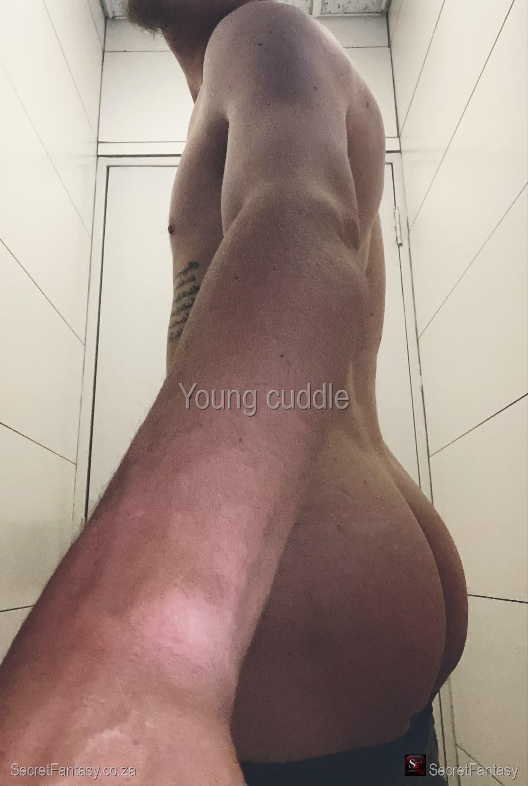 Swinger member near Alberton