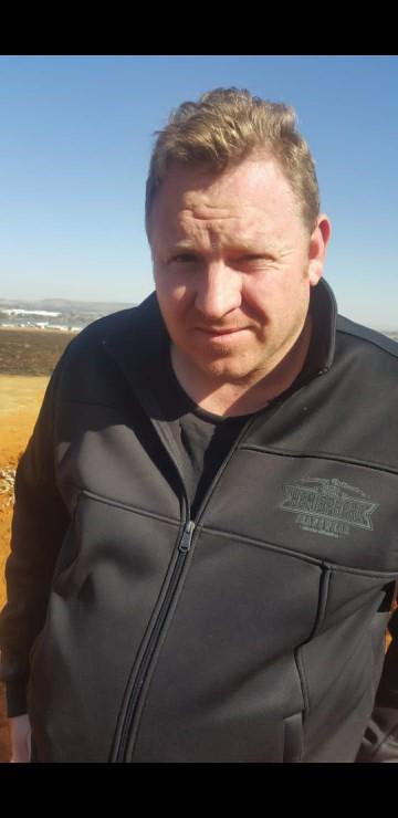 Swinger member near Scottsburgh